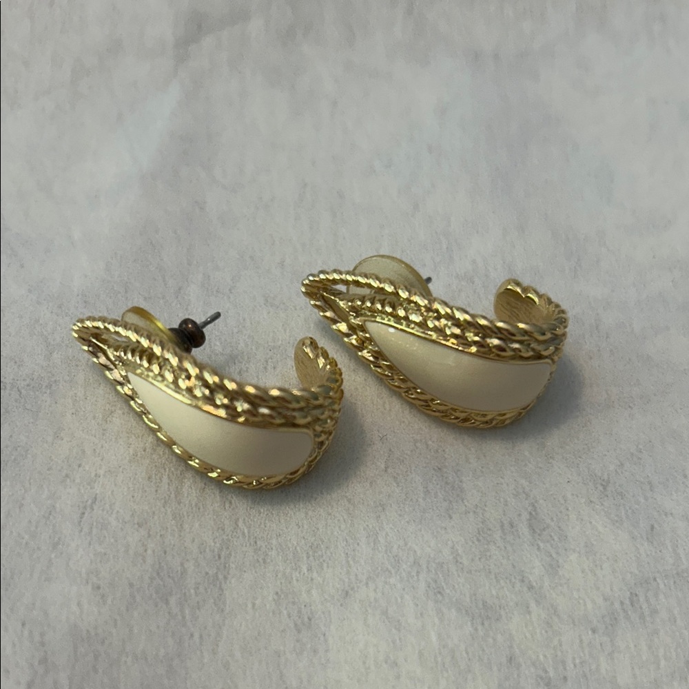Elegant Gold and Cream Earrings